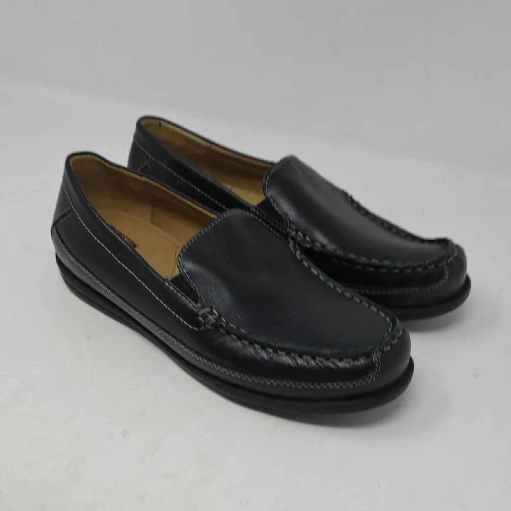Johnston & Murphy Black Moccasins with Sleek Leather Design Boys Size 3